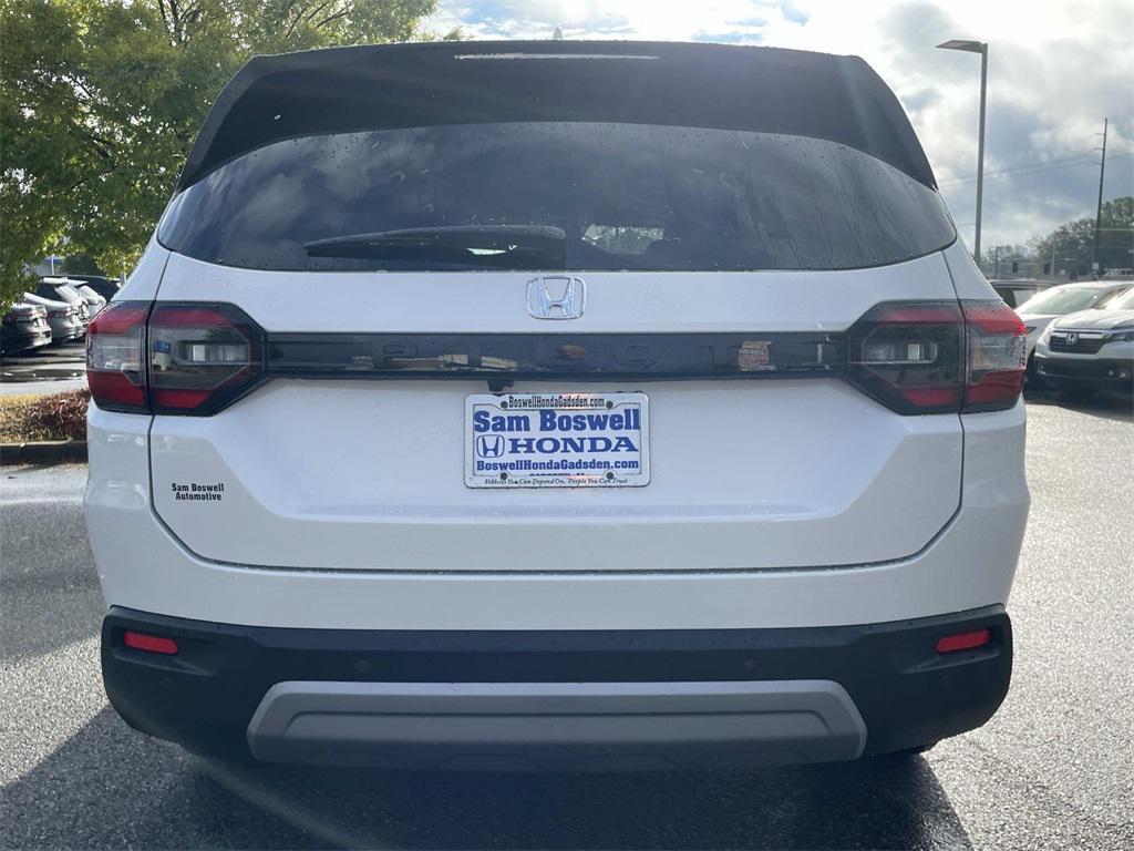 new 2025 Honda Pilot car, priced at $45,430