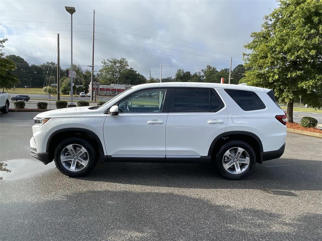 new 2025 Honda Pilot car, priced at $45,430