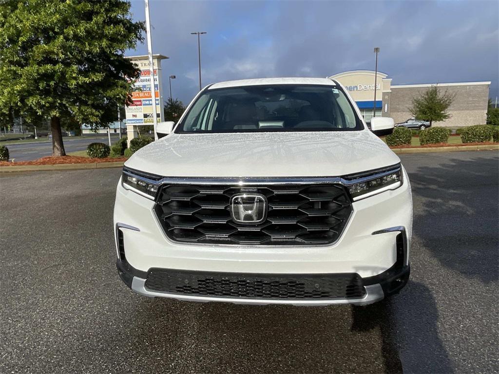 new 2025 Honda Pilot car, priced at $45,430