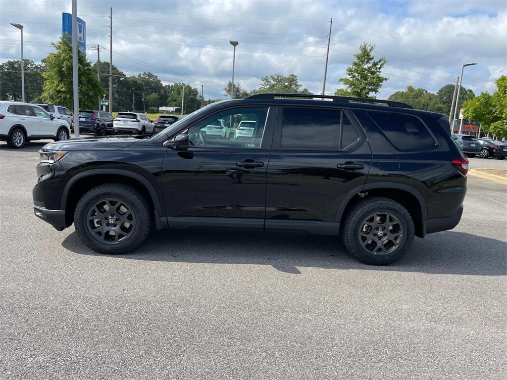 new 2025 Honda Pilot car, priced at $50,895