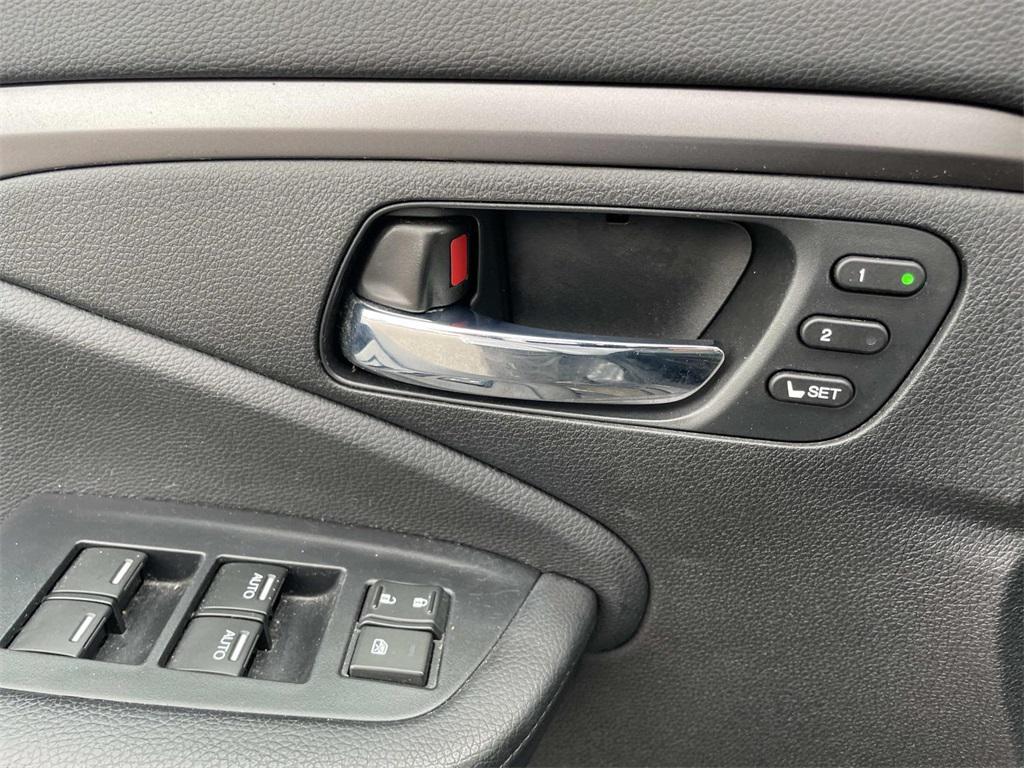 used 2021 Honda Pilot car, priced at $19,100