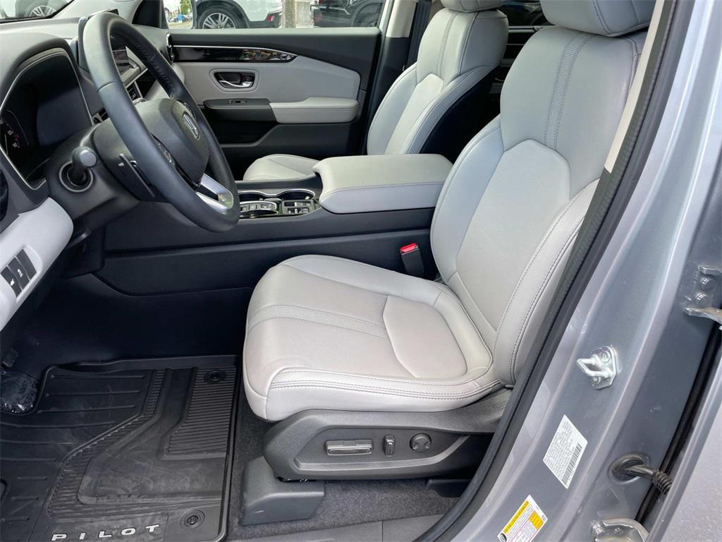 used 2023 Honda Pilot car, priced at $41,850