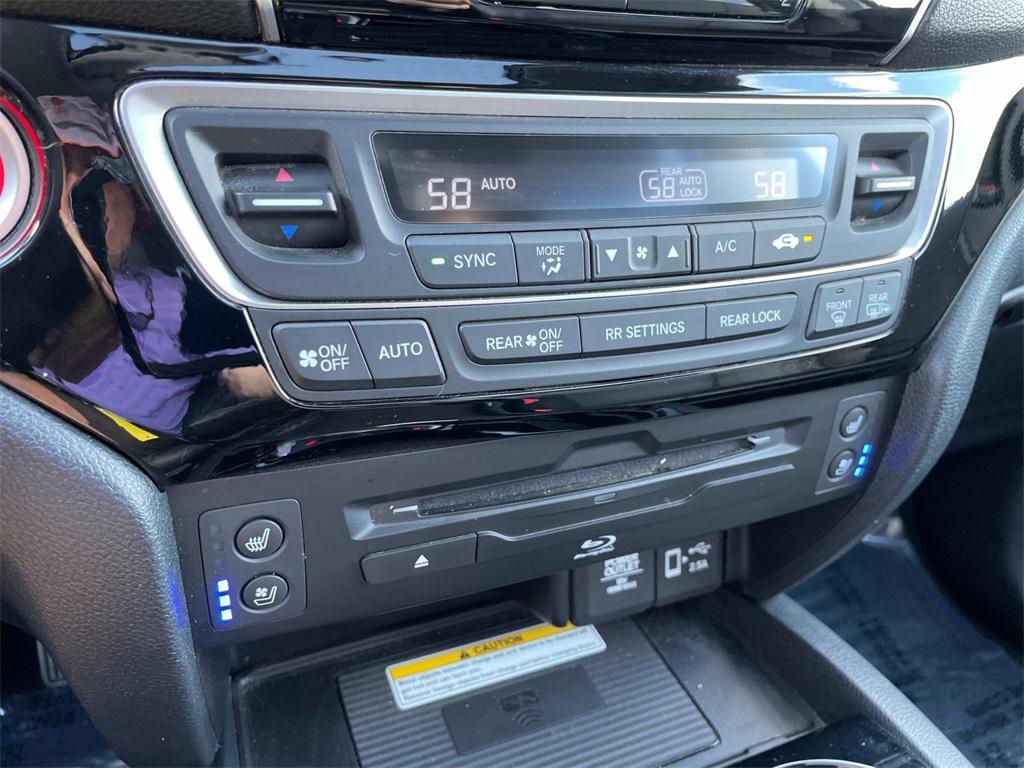 used 2022 Honda Pilot car, priced at $38,150