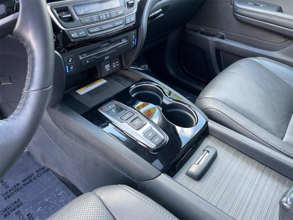 used 2022 Honda Pilot car, priced at $38,150