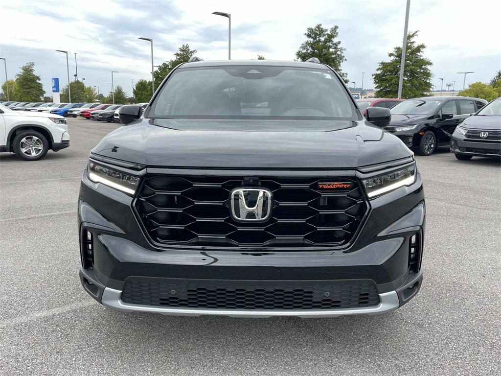new 2025 Honda Pilot car, priced at $50,145