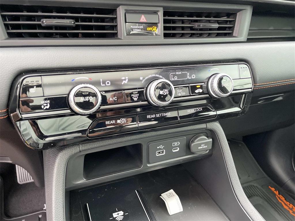new 2025 Honda Pilot car, priced at $50,145