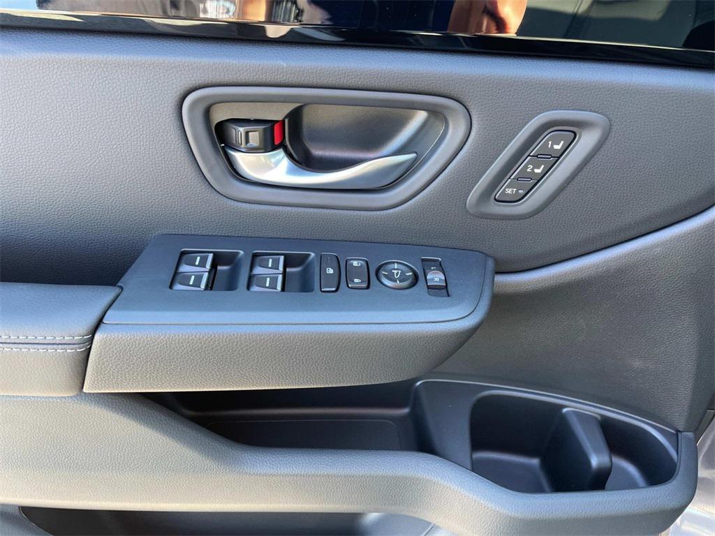 new 2025 Honda Pilot car, priced at $51,095