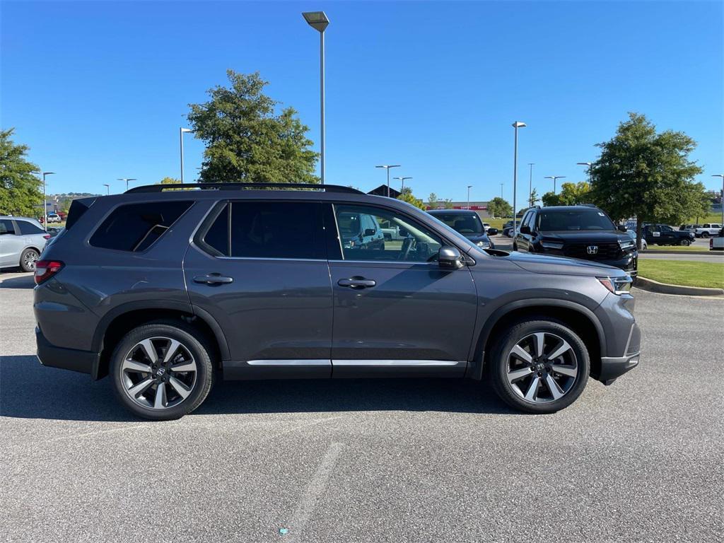 new 2025 Honda Pilot car, priced at $51,095