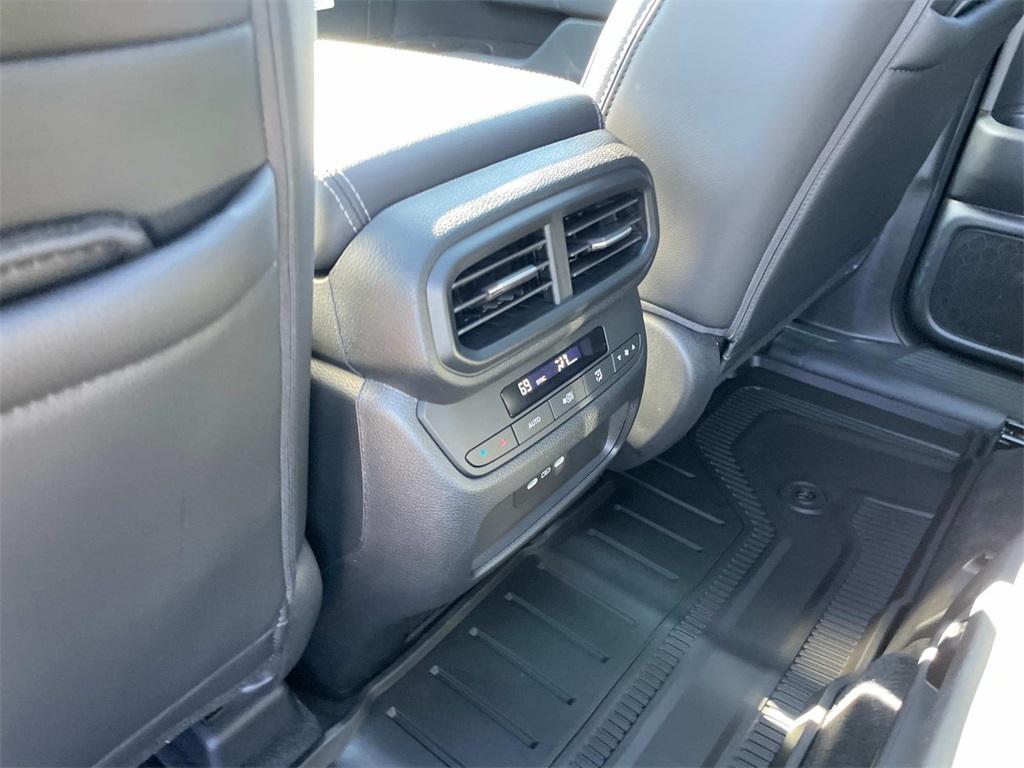 new 2025 Honda Pilot car, priced at $51,095