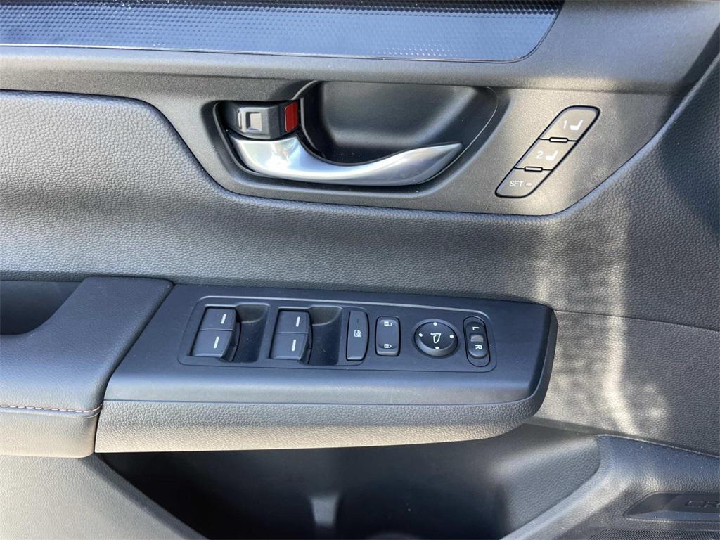 used 2025 Honda CR-V Hybrid car, priced at $34,800