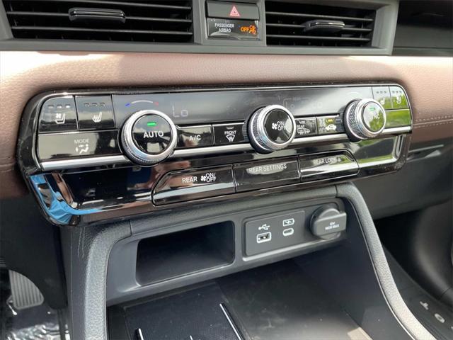 new 2025 Honda Pilot car, priced at $45,405