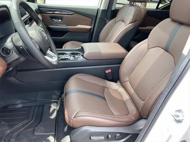 new 2025 Honda Pilot car, priced at $45,405