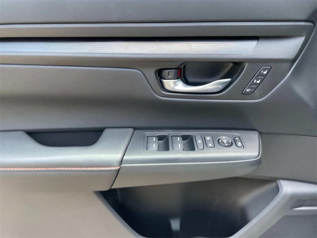 new 2025 Honda CR-V Hybrid car, priced at $40,955