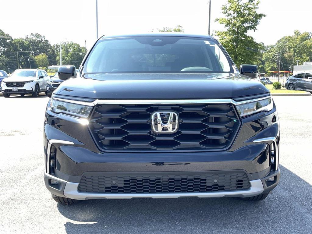 new 2025 Honda Pilot car, priced at $46,345