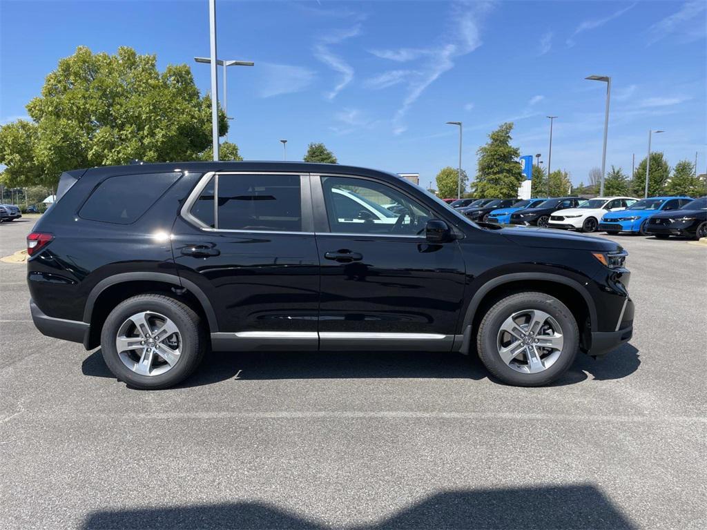 new 2025 Honda Pilot car, priced at $46,345
