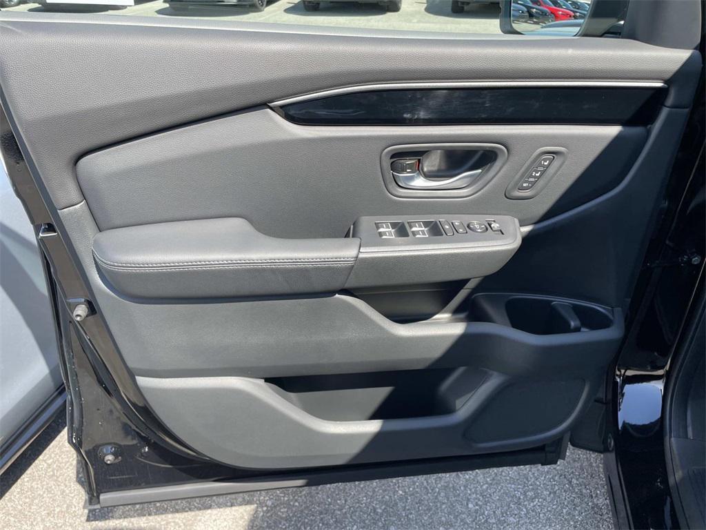 new 2025 Honda Pilot car, priced at $46,345