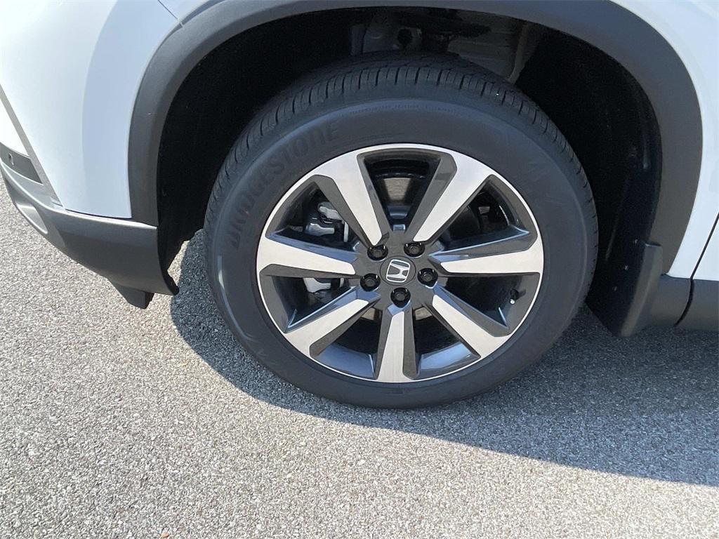 new 2025 Honda Pilot car, priced at $50,755