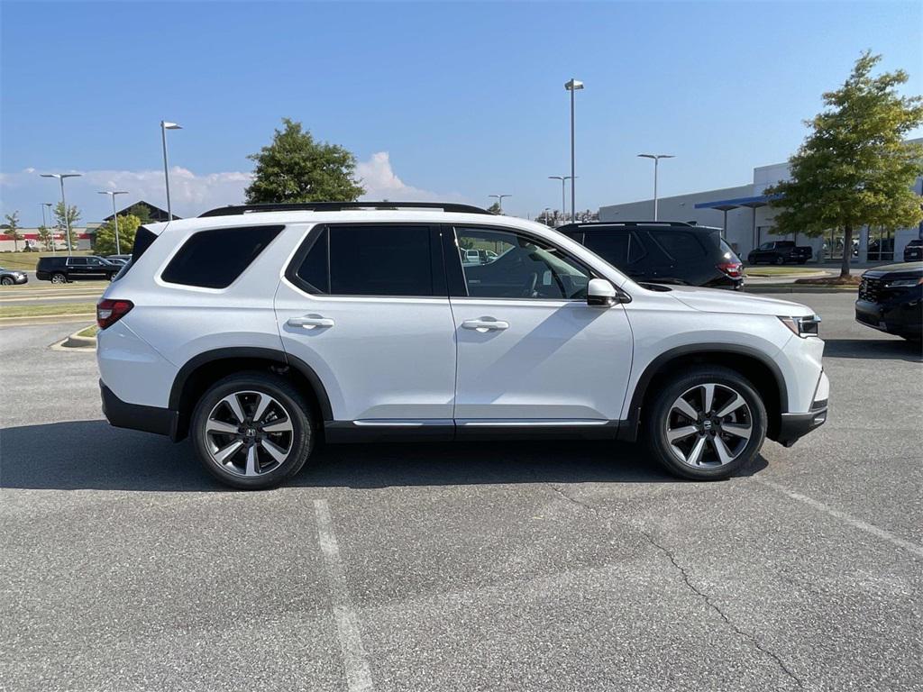 new 2025 Honda Pilot car, priced at $50,755