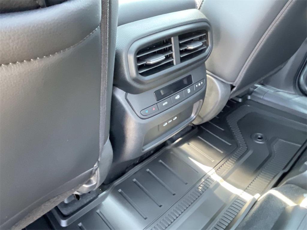 new 2025 Honda Pilot car, priced at $50,755