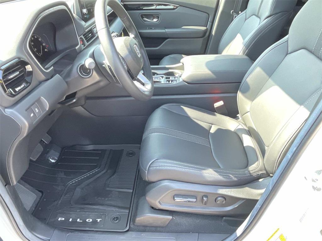 new 2025 Honda Pilot car, priced at $50,755