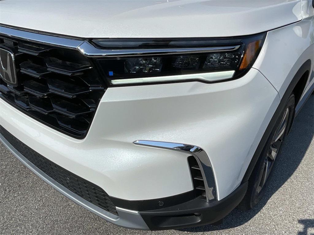 new 2025 Honda Pilot car, priced at $50,755