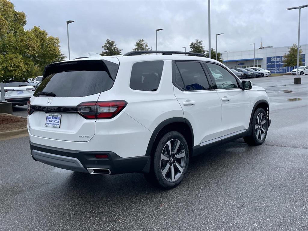 new 2025 Honda Pilot car, priced at $54,280