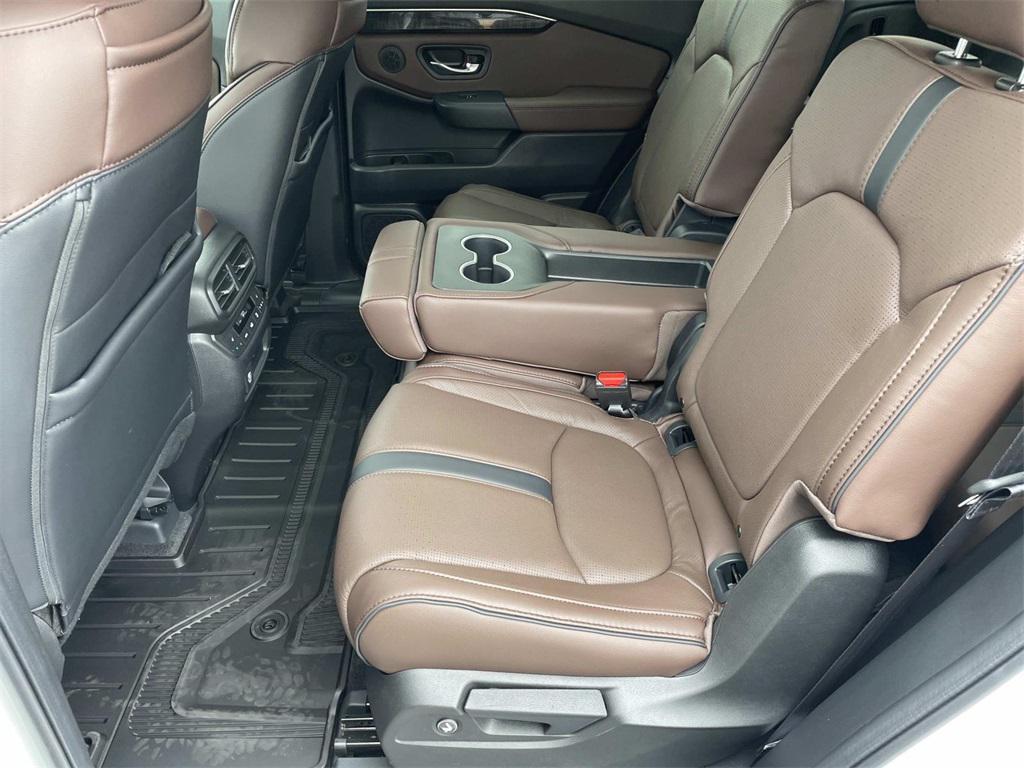 new 2025 Honda Pilot car, priced at $54,280