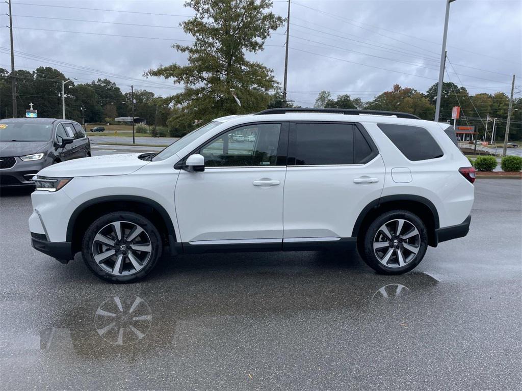 new 2025 Honda Pilot car, priced at $54,280