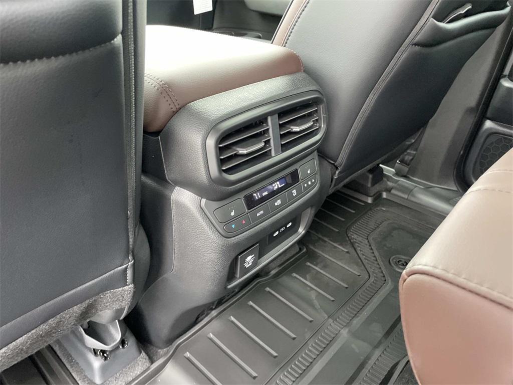 new 2025 Honda Pilot car, priced at $54,280