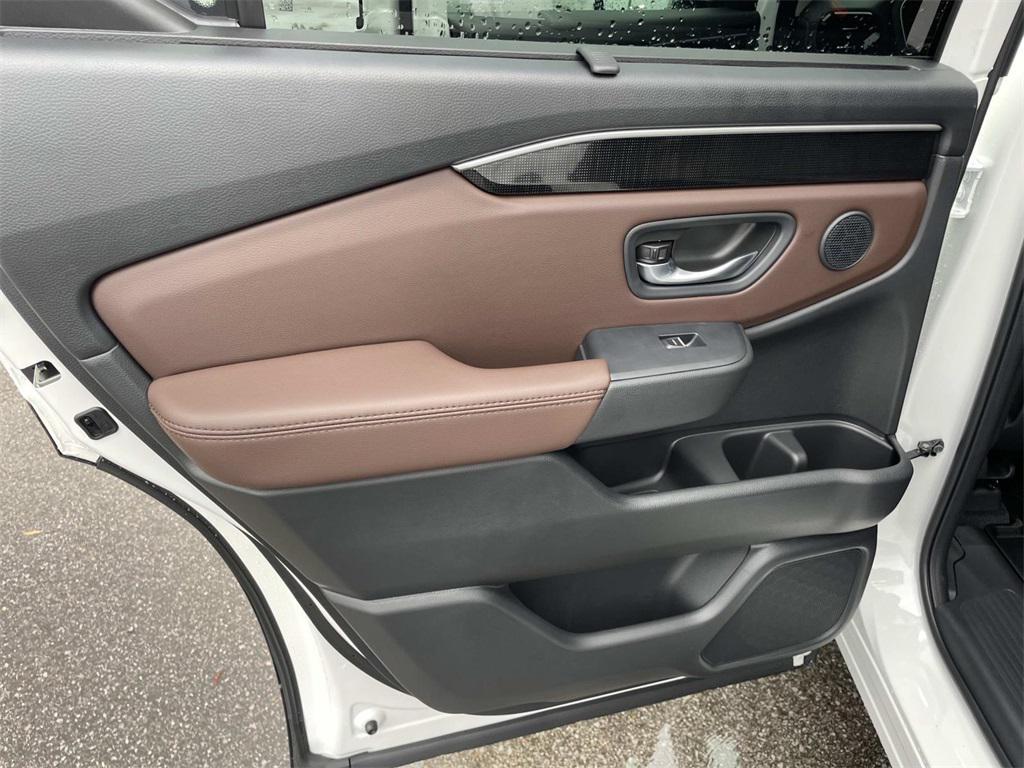 new 2025 Honda Pilot car, priced at $54,280