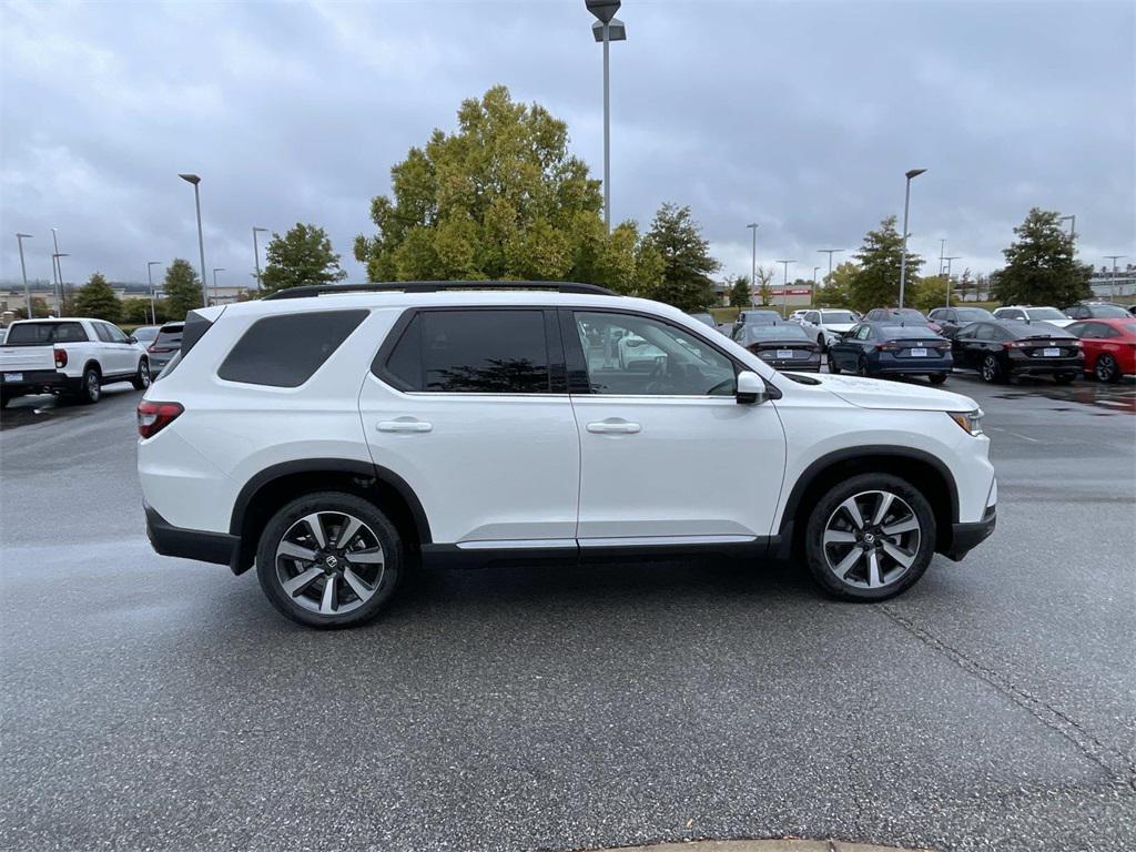 new 2025 Honda Pilot car, priced at $54,280