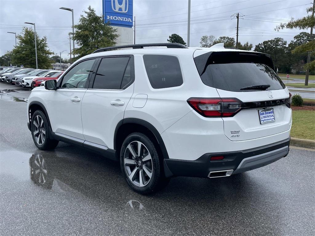 new 2025 Honda Pilot car, priced at $54,280