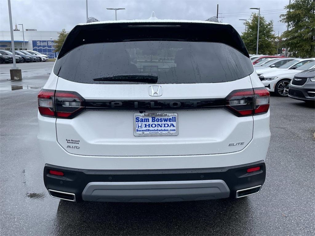 new 2025 Honda Pilot car, priced at $54,280