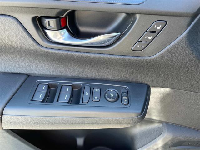 new 2025 Honda CR-V Hybrid car, priced at $39,500