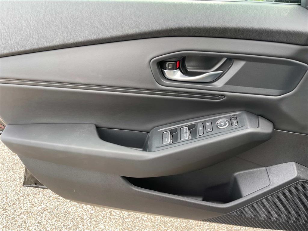 new 2025 Honda Accord car, priced at $30,960