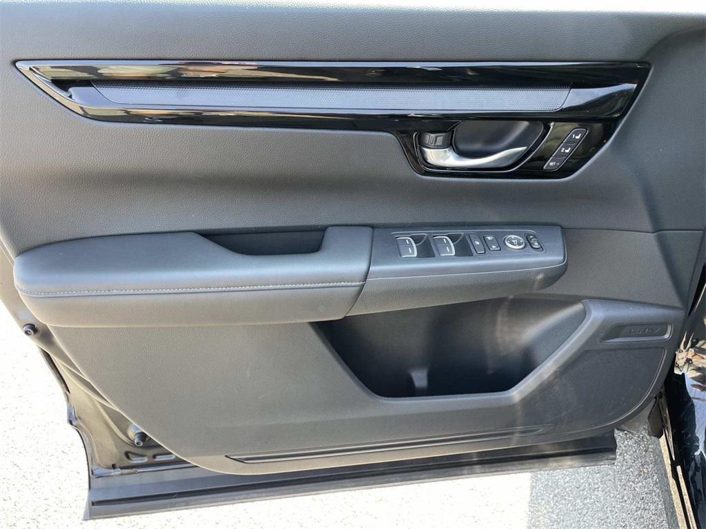 used 2025 Honda CR-V car, priced at $32,650