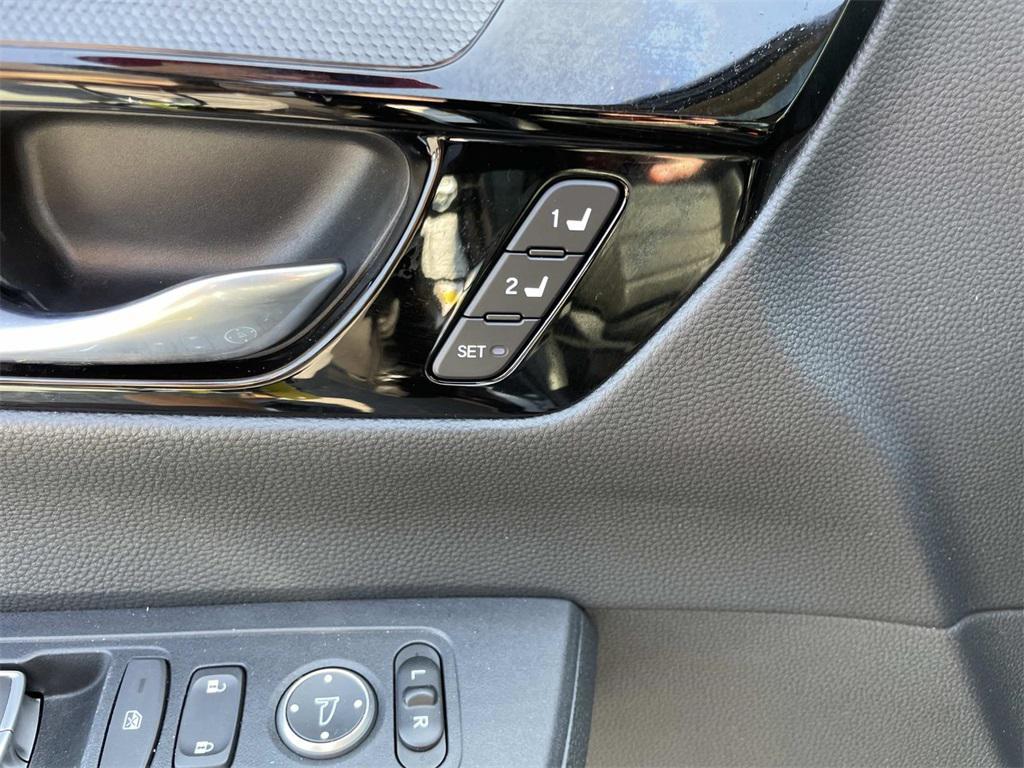 used 2025 Honda CR-V car, priced at $32,650