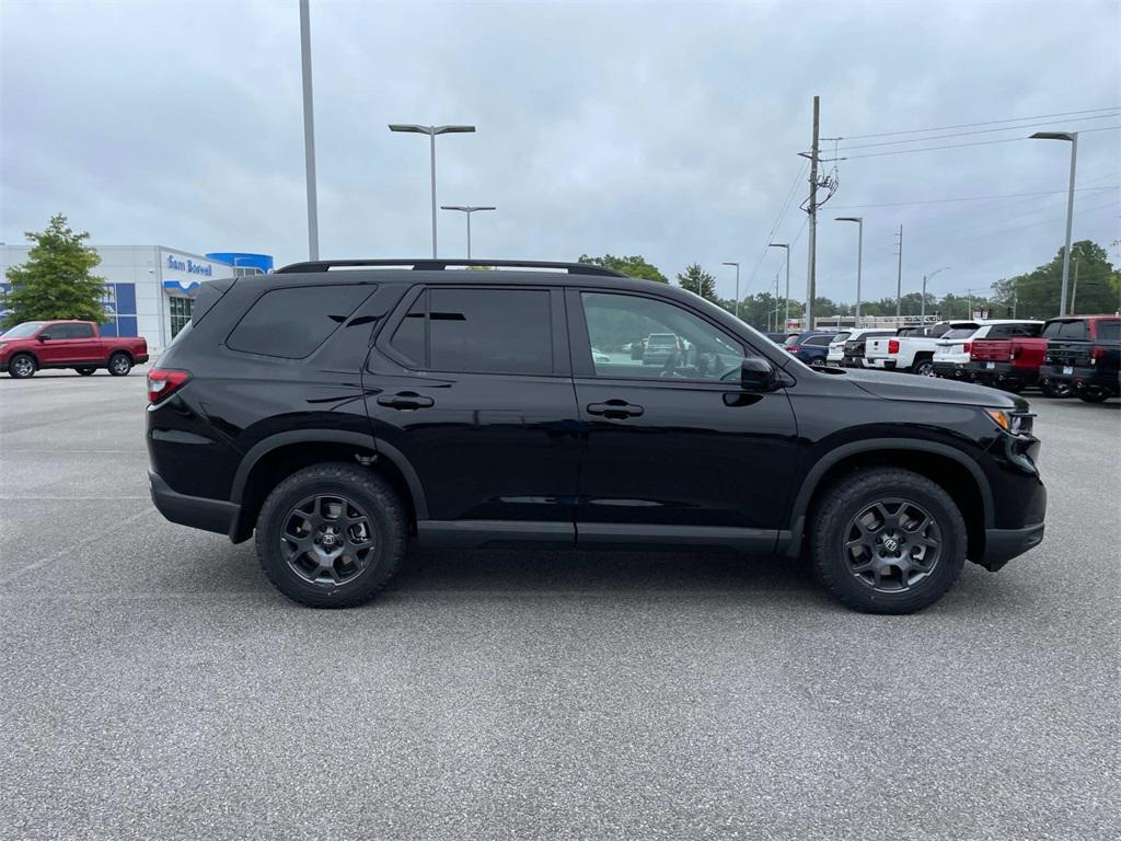 new 2025 Honda Pilot car, priced at $50,850