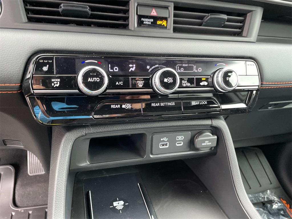 new 2025 Honda Pilot car, priced at $50,850