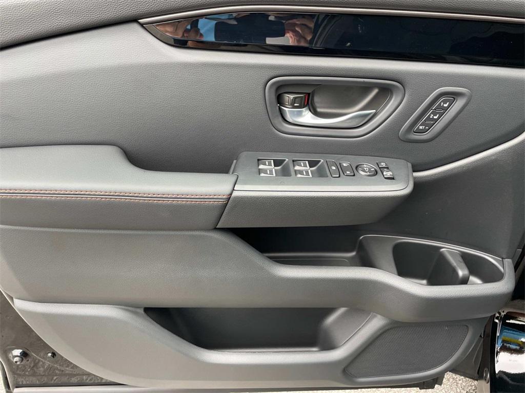 new 2025 Honda Pilot car, priced at $50,850