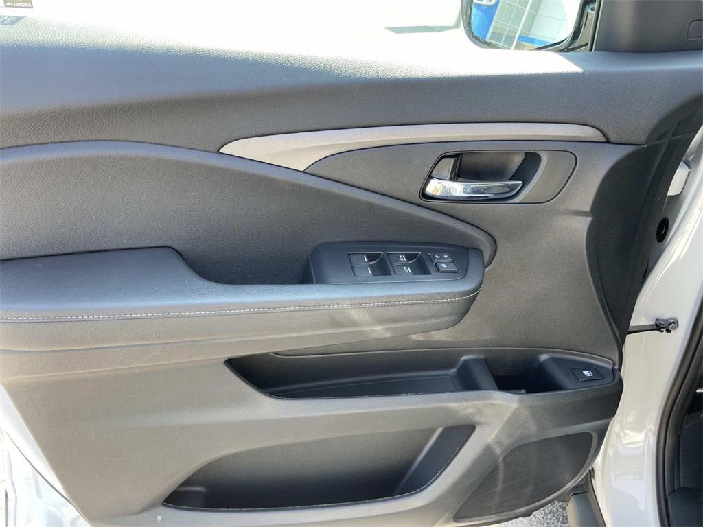 used 2024 Honda Ridgeline car, priced at $32,500