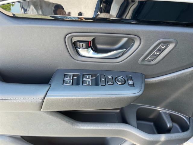 new 2025 Honda Pilot car, priced at $44,950