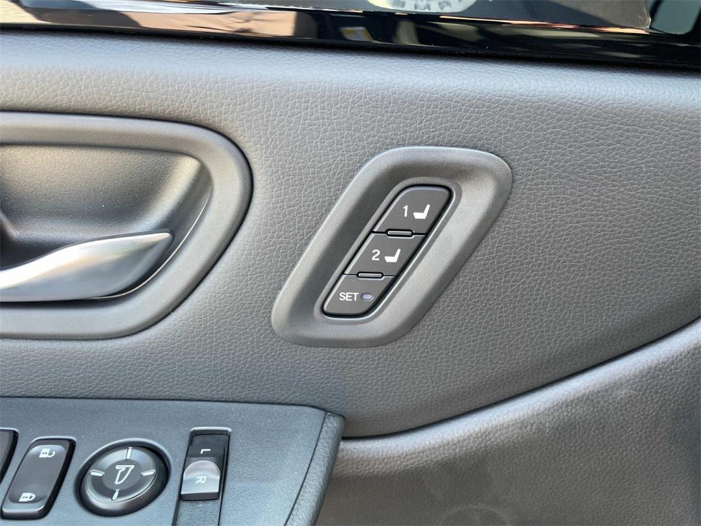 new 2025 Honda Pilot car, priced at $44,995