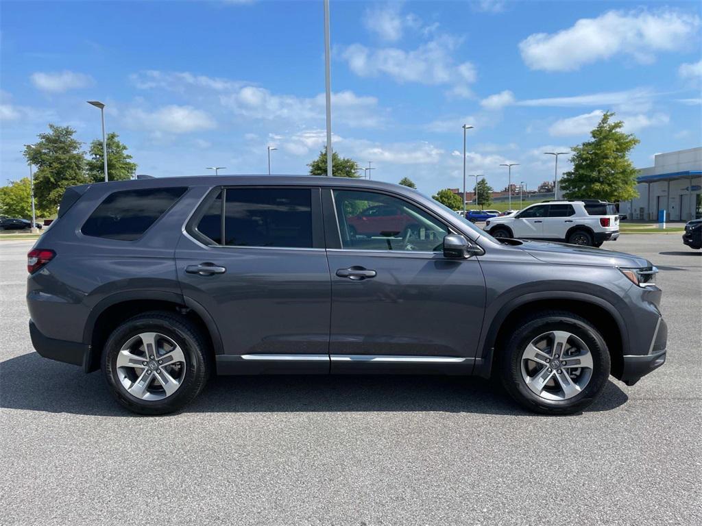 new 2025 Honda Pilot car, priced at $44,995