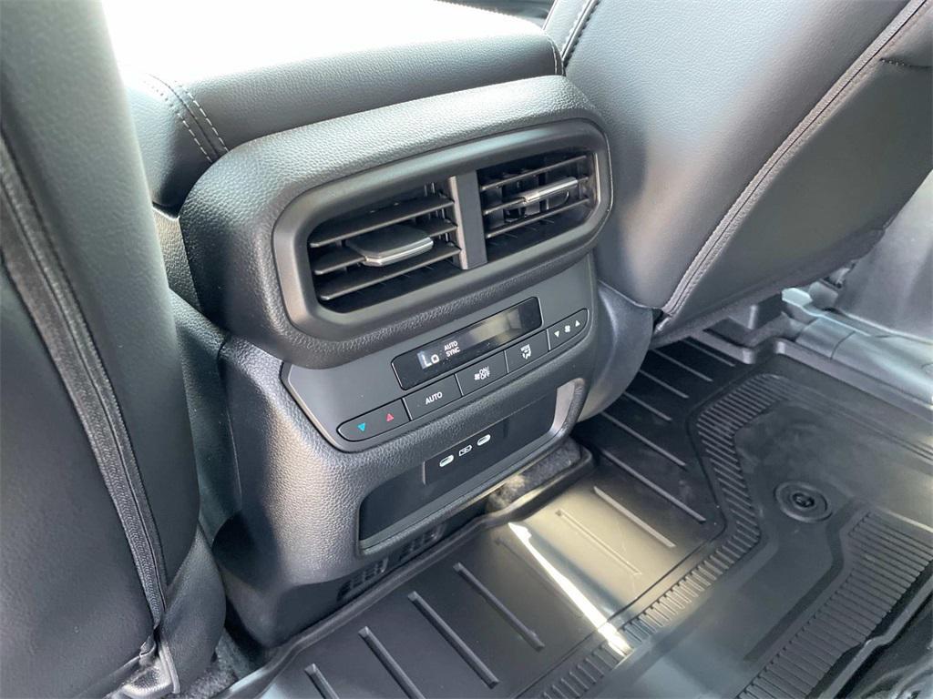 new 2025 Honda Pilot car, priced at $44,995