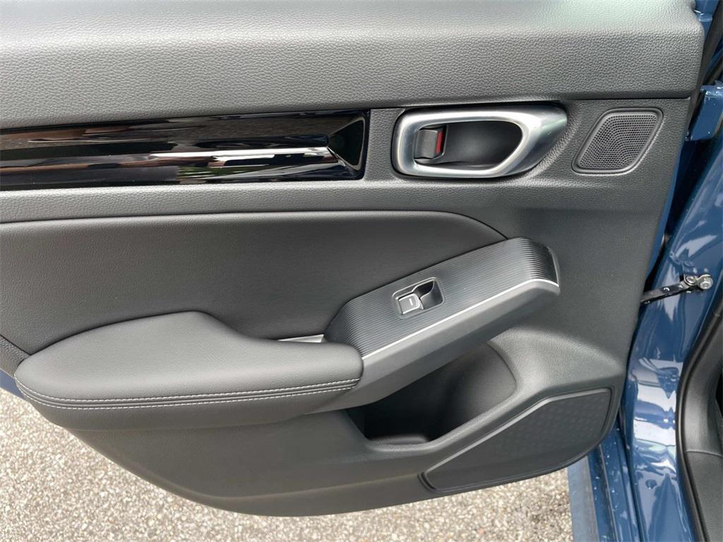 new 2025 Honda Civic Hybrid car, priced at $33,555