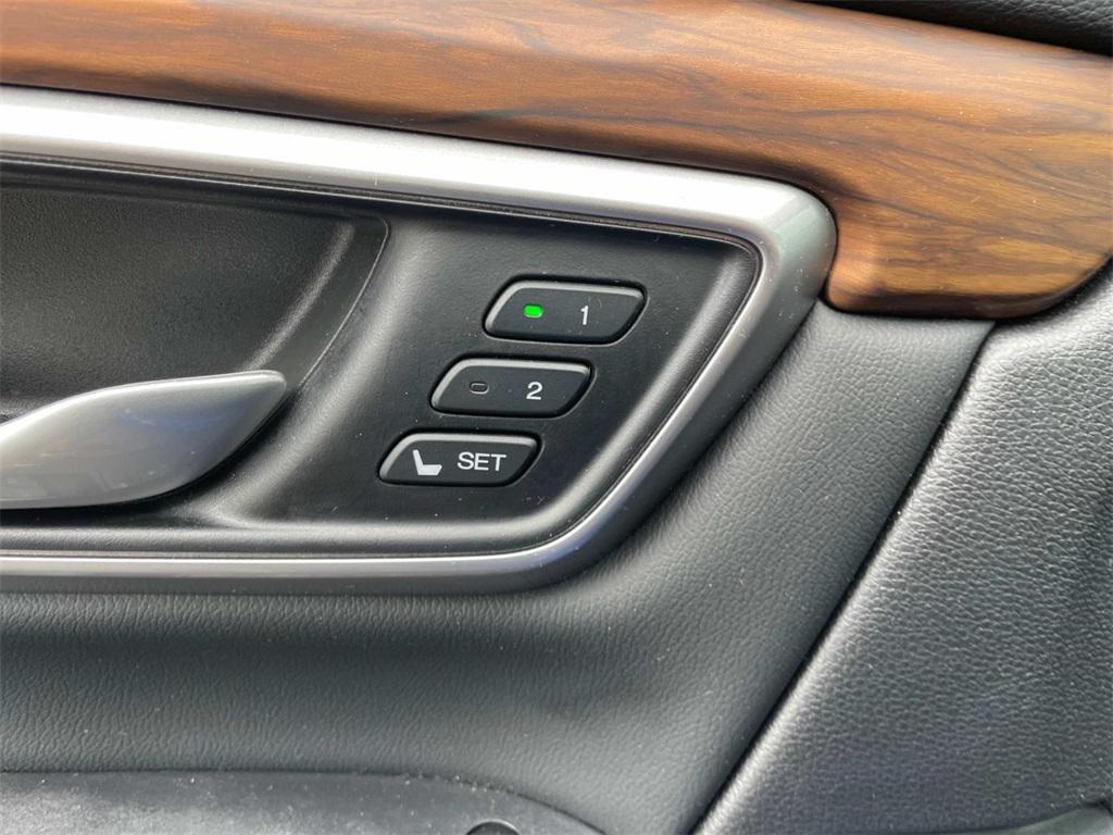 used 2022 Honda CR-V car, priced at $28,750