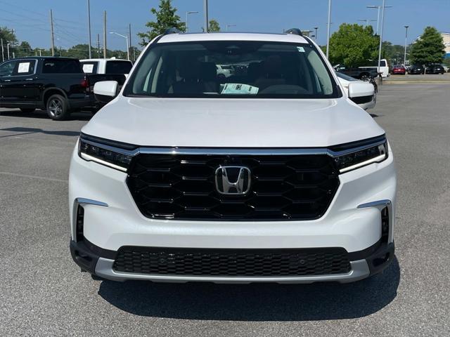 new 2025 Honda Pilot car, priced at $54,985