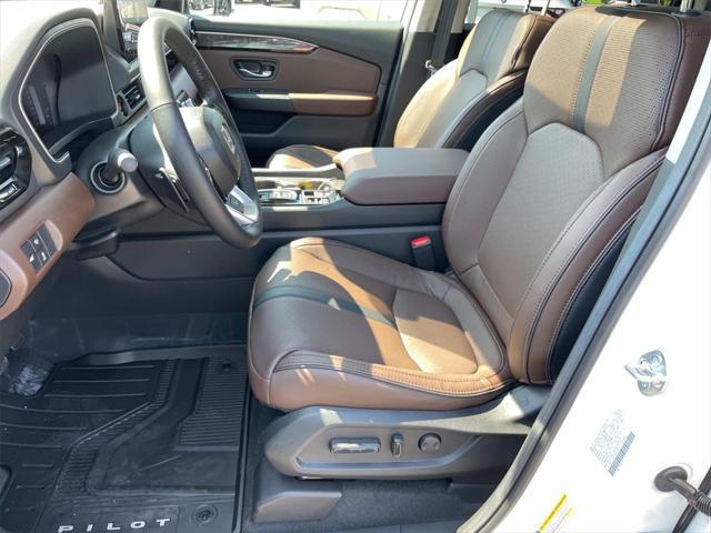 new 2025 Honda Pilot car, priced at $54,985