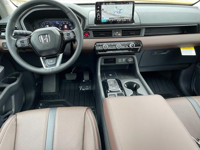 new 2025 Honda Pilot car, priced at $54,530